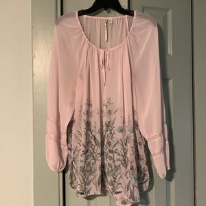 Ladies Lauren Conrad blouse size XL-beautiful details